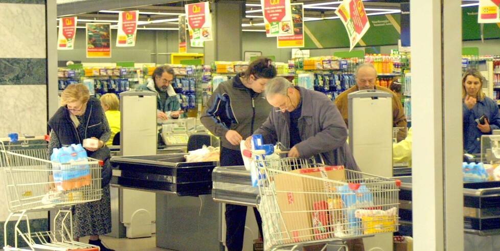 Caro carburante, i camionisti modenesi avvertono: «A breve i supermercati saranno a secco» 