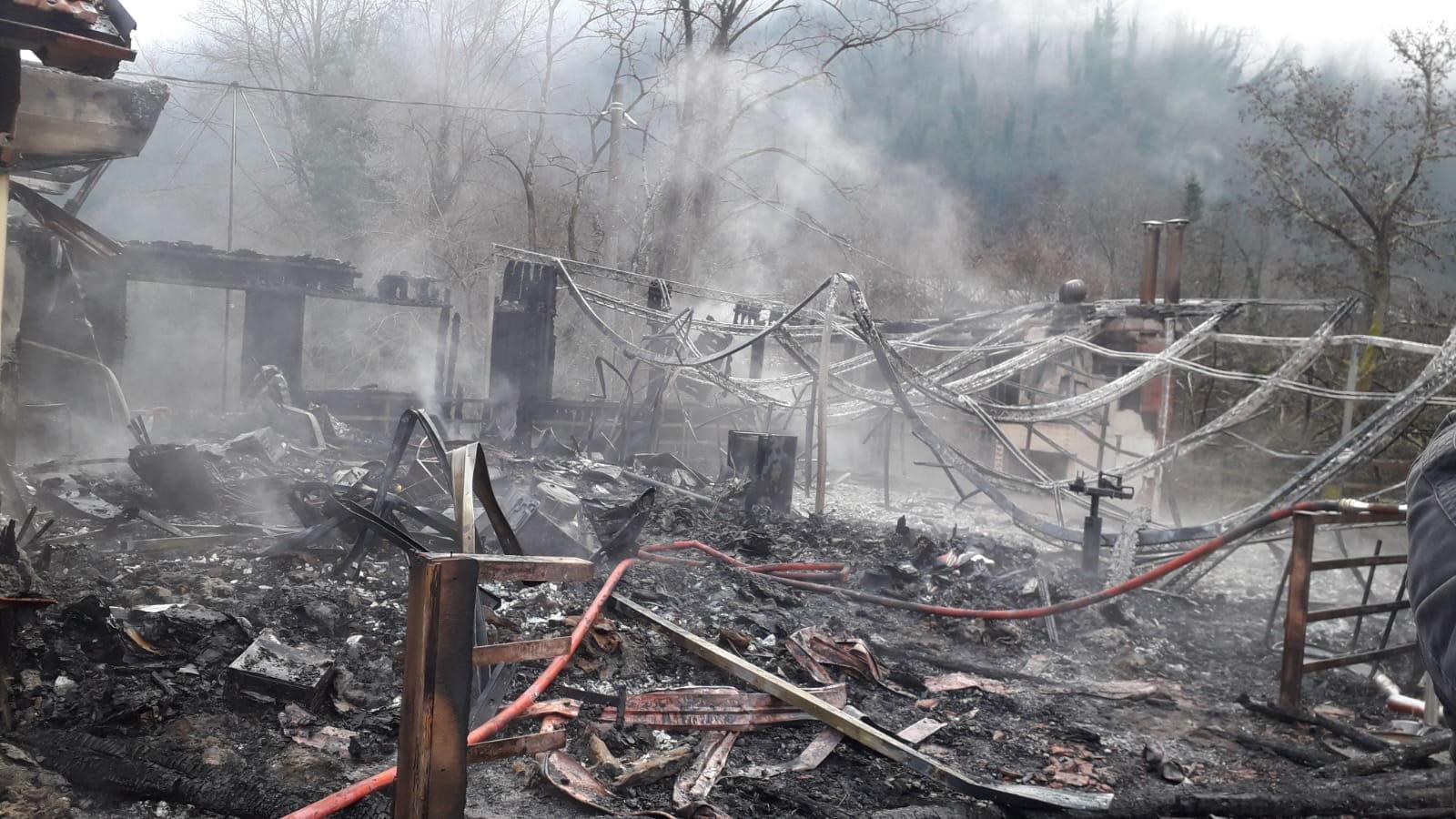 La devastazione provocata dall’incendio che colpì il circolo a inizio 2019