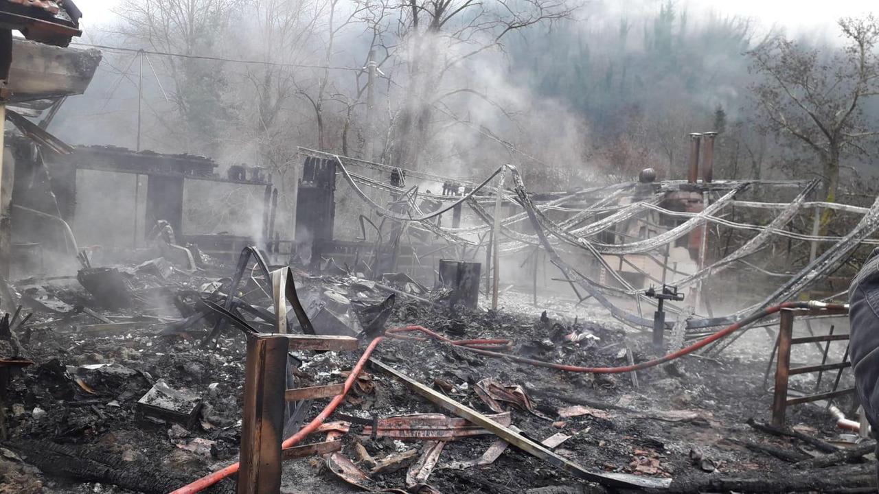La devastazione provocata dall’incendio che colpì il circolo a inizio 2019