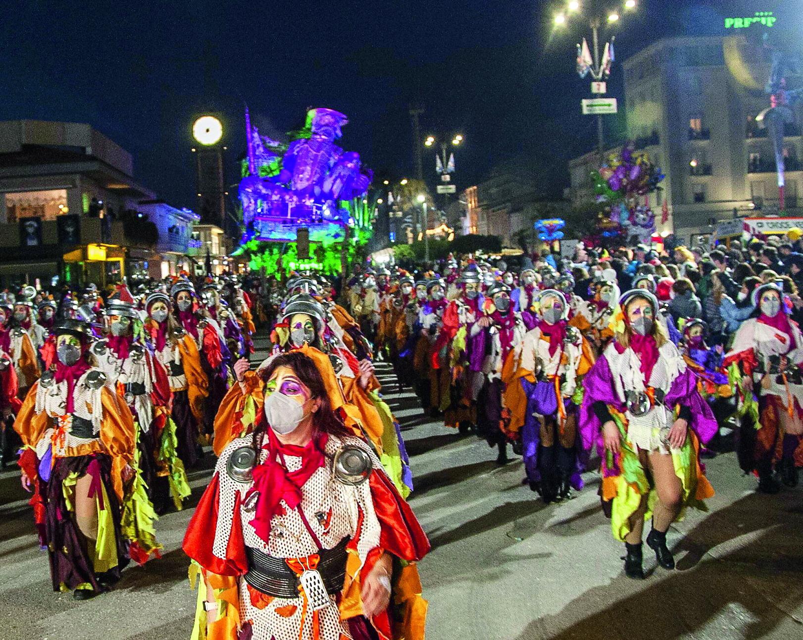 Carnevale di Viareggio, parola ai coreografi: «Critiche per eccesso di disciplina? Niente di più falso: ci si diverte»