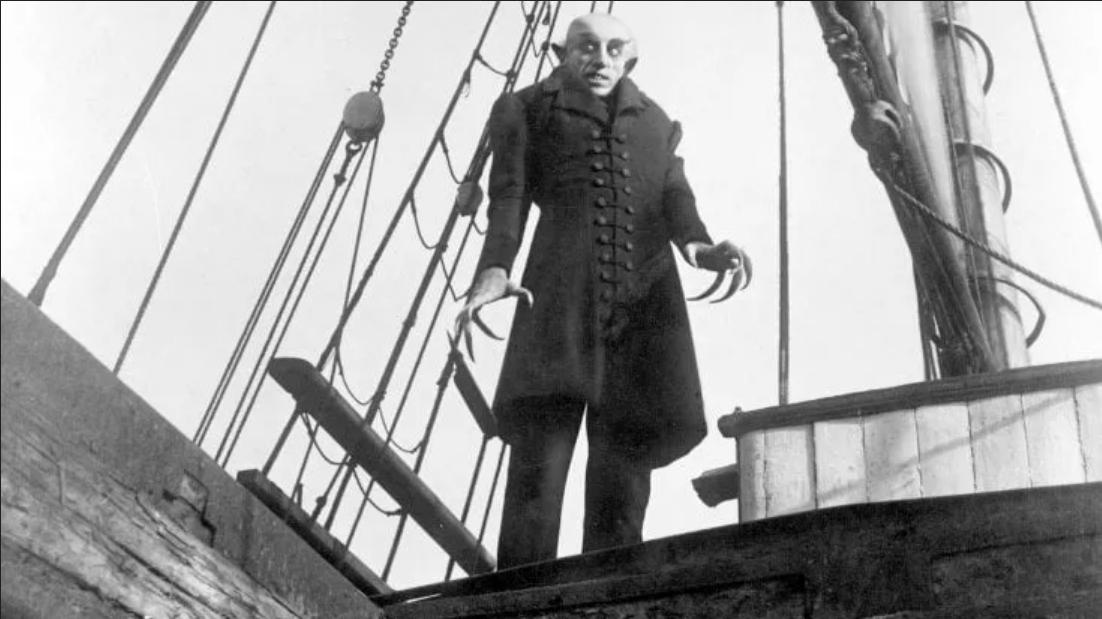 Nosferatu, angosciante come il male assoluto. Cent’anni di un capolavoro condannato al rogo