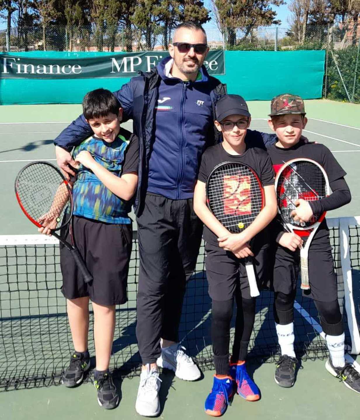 I giovani atleti del Tc Arzachena brillano a Palau e ad Alghero