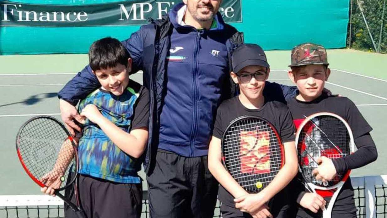 I giovani atleti del Tc Arzachena brillano a Palau e ad Alghero