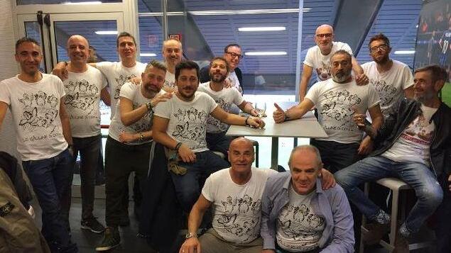 Il gruppo di amici di Luciano Spalletti delle “galline del Cioni”: Faraoni è il primo a sinistra accosciato