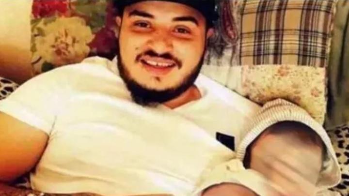 Il padre assassino originario di Firenze con il figlio che ha ucciso dopo averlo torturato
