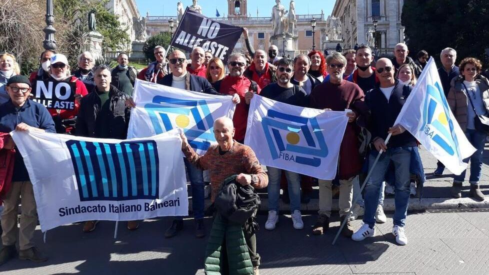 Balneari pisani schierati a Roma contro l’ipotesi degli arenili all’asta