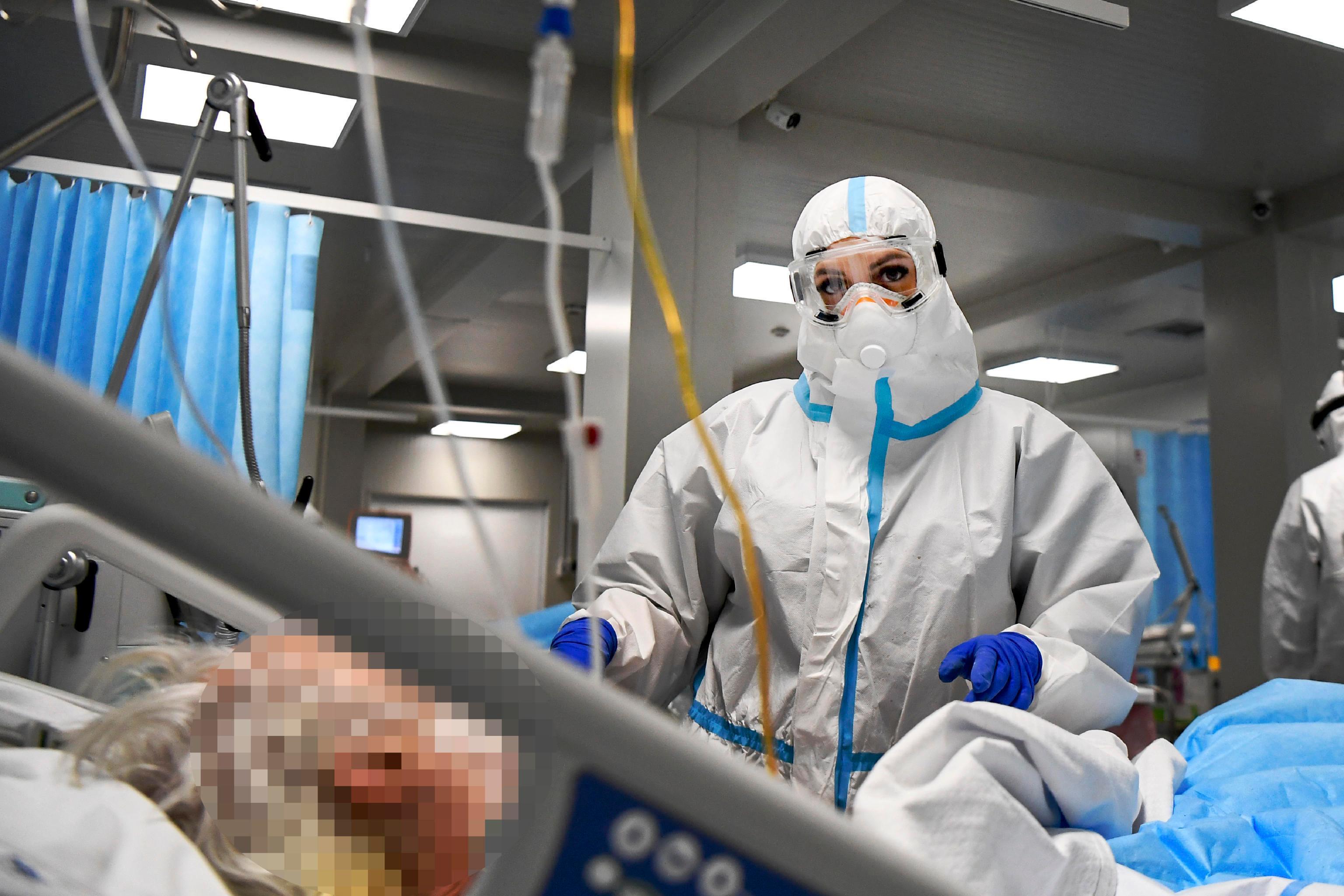 Il Covid non arretra, salgono ancora i contagi. Tre morti in provincia