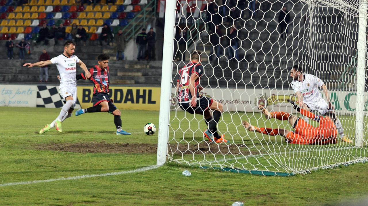 Una delle due occasioni della Reggiana nel primo tempo