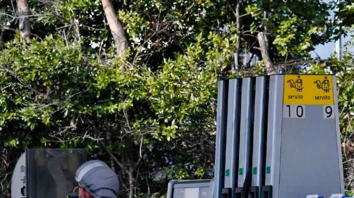 «Non rischiamo di terminare benzina e gasolio»