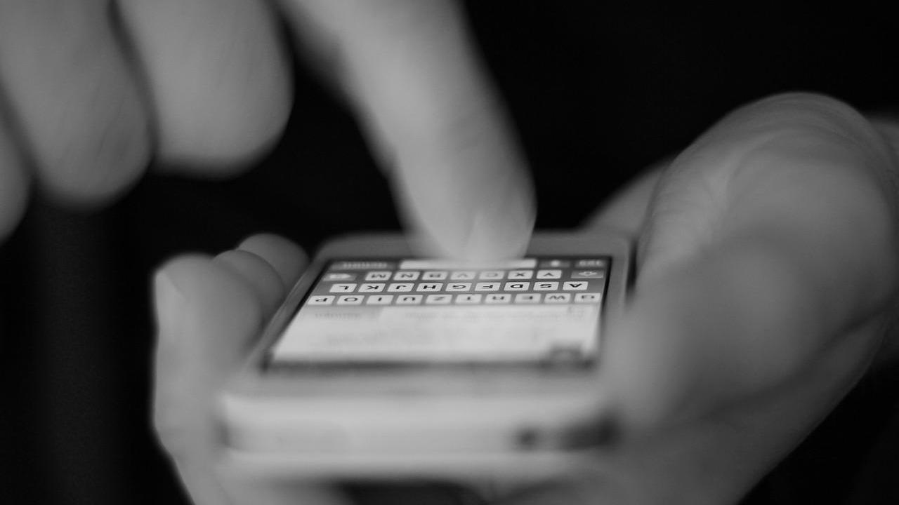 Le truffe tramite sms sul cellulare aumentano in modo vertiginoso: difendersi è possibile, ma a volte i ladri sono davvero diabolici