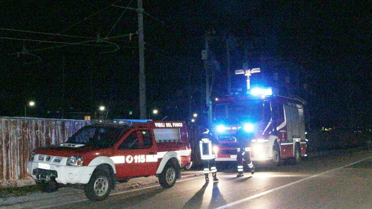 Viareggio, tragedia sui binari: ucciso dal treno con il suo cane