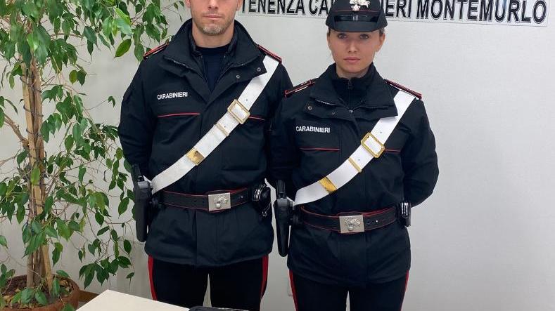 La droga sequestrata dai carabinieri a Montemurlo