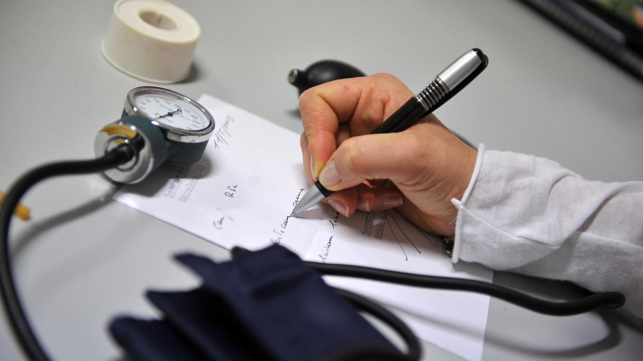 Indagato il medico no vax di Ittiri: era sospeso, ma lavorava