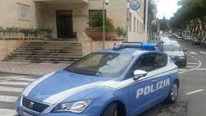 Al volante senza patente vede la polizia e scappa: arrestato dopo un inseguimento a Cagliari