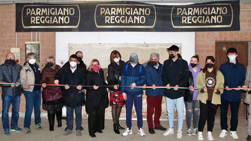 Il Consorzio del Parmigiano Reggiano dona allo Zanelli un nuovo laboratorio caseario