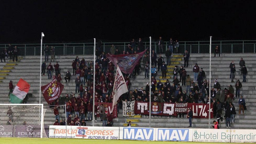 Lucchese-Reggiana, botte da orbi tra gli ultrà: in arrivo nuovi daspo