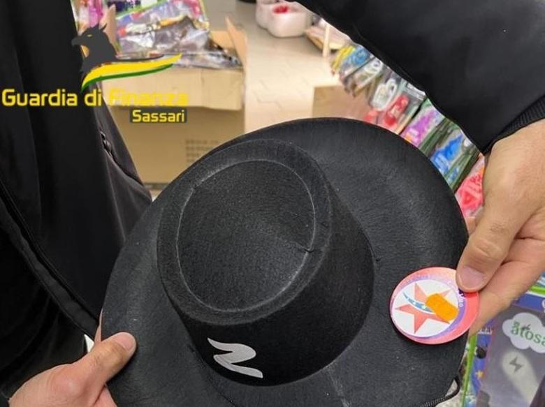 Sequestrati 182mila costumi e giocattoli 