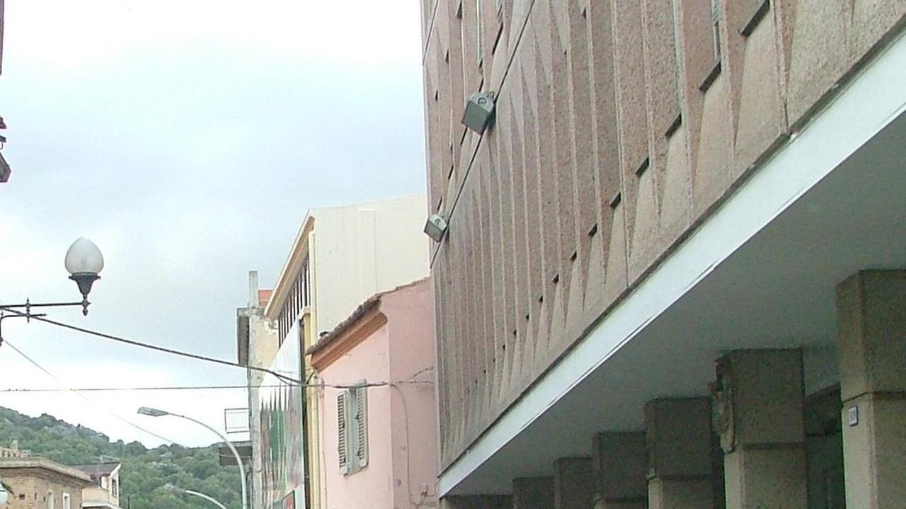 Farris: nessuno spreco nel parco auto del Comune