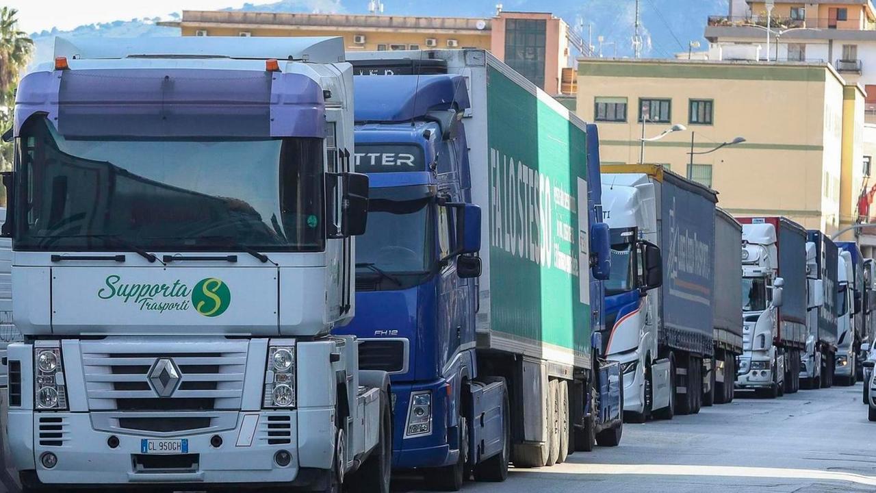 Sciopero, stop del governo ma la protesta non si ferma