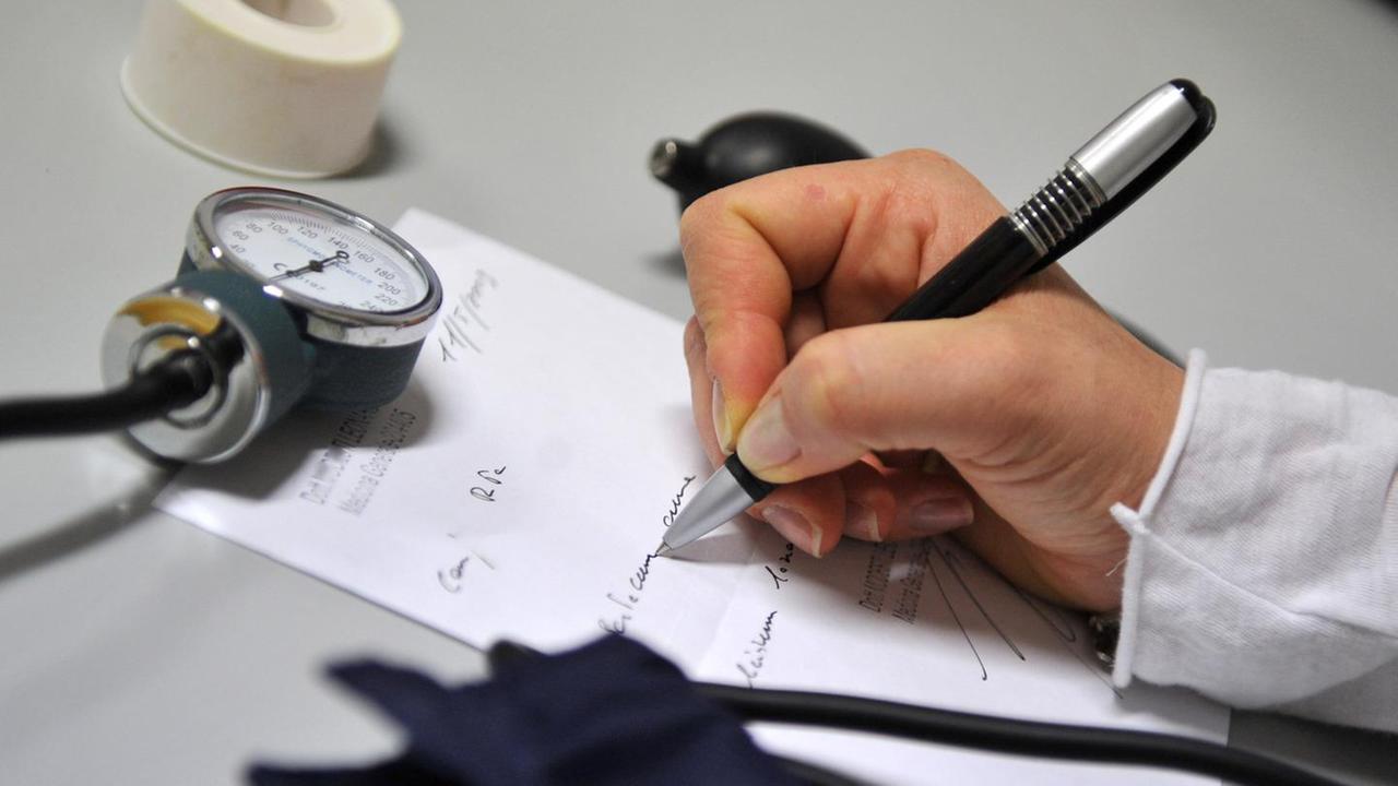 Indagato il medico no vax era sospeso ma lavorava