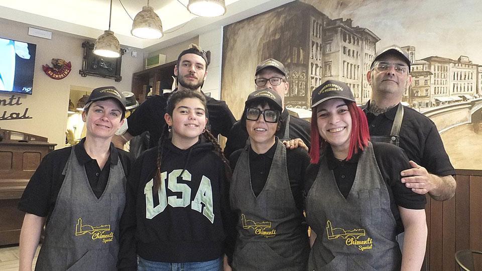 Lo staff con il titolare Beppe Ariti