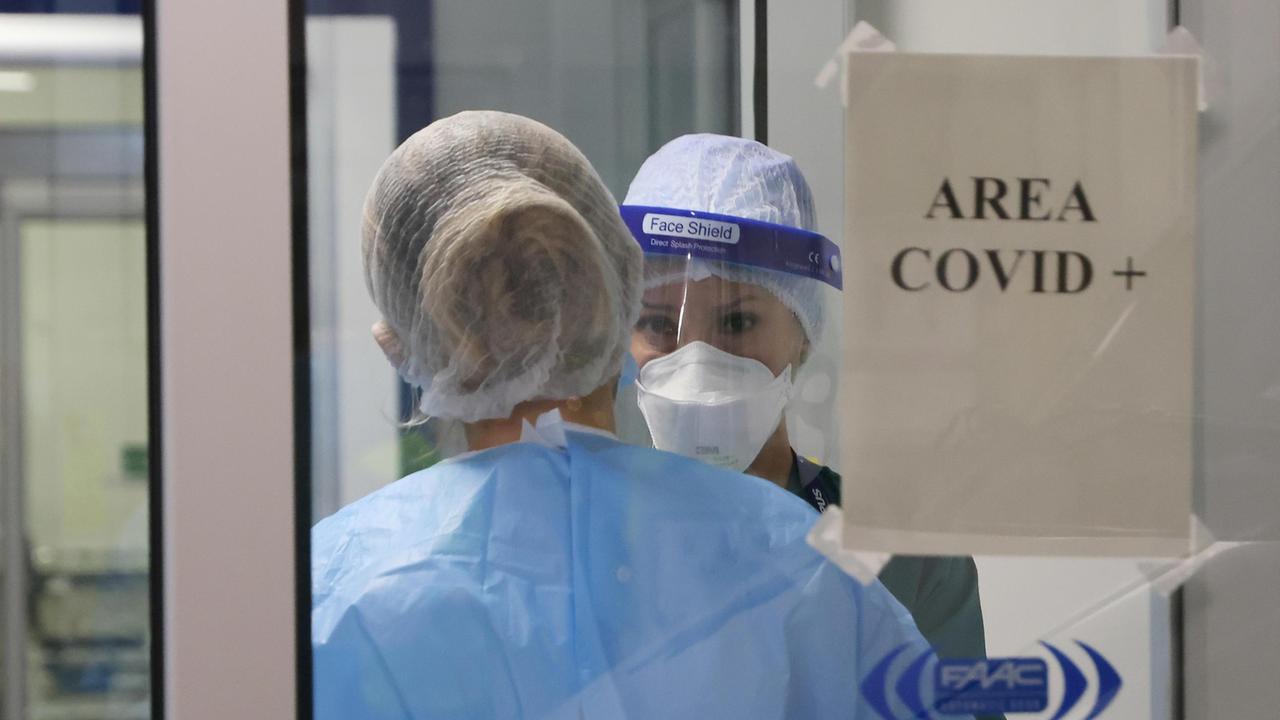 Covid, la curva dei contagi non scende: 217 nuovi positivi nel Ferrarese