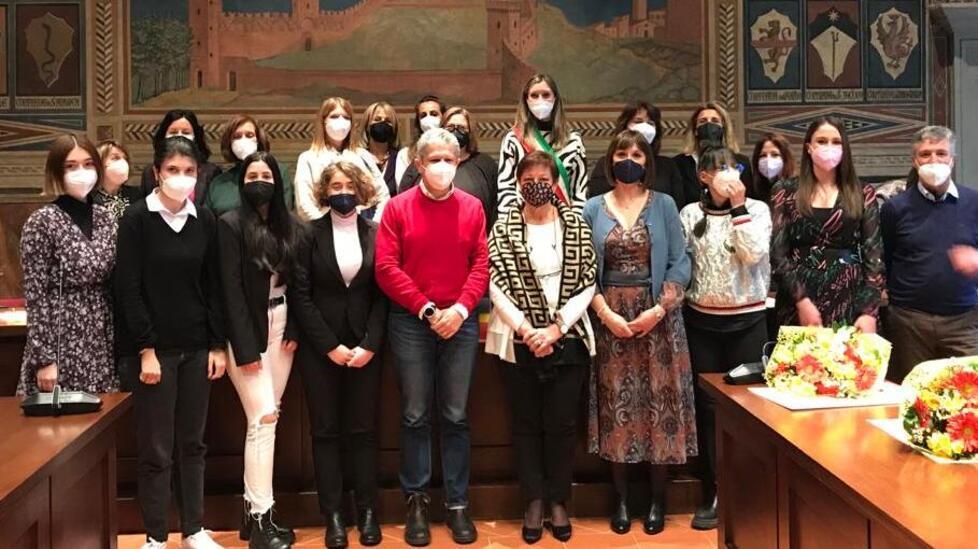 Più forti dei pregiudizi simbolo e orgoglio delle loro comunità: premiate 12 donne 