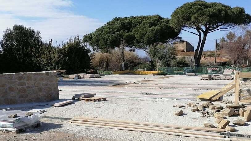 Il cantiere all’ingresso della necropoli del parco di Baratti e Populonia