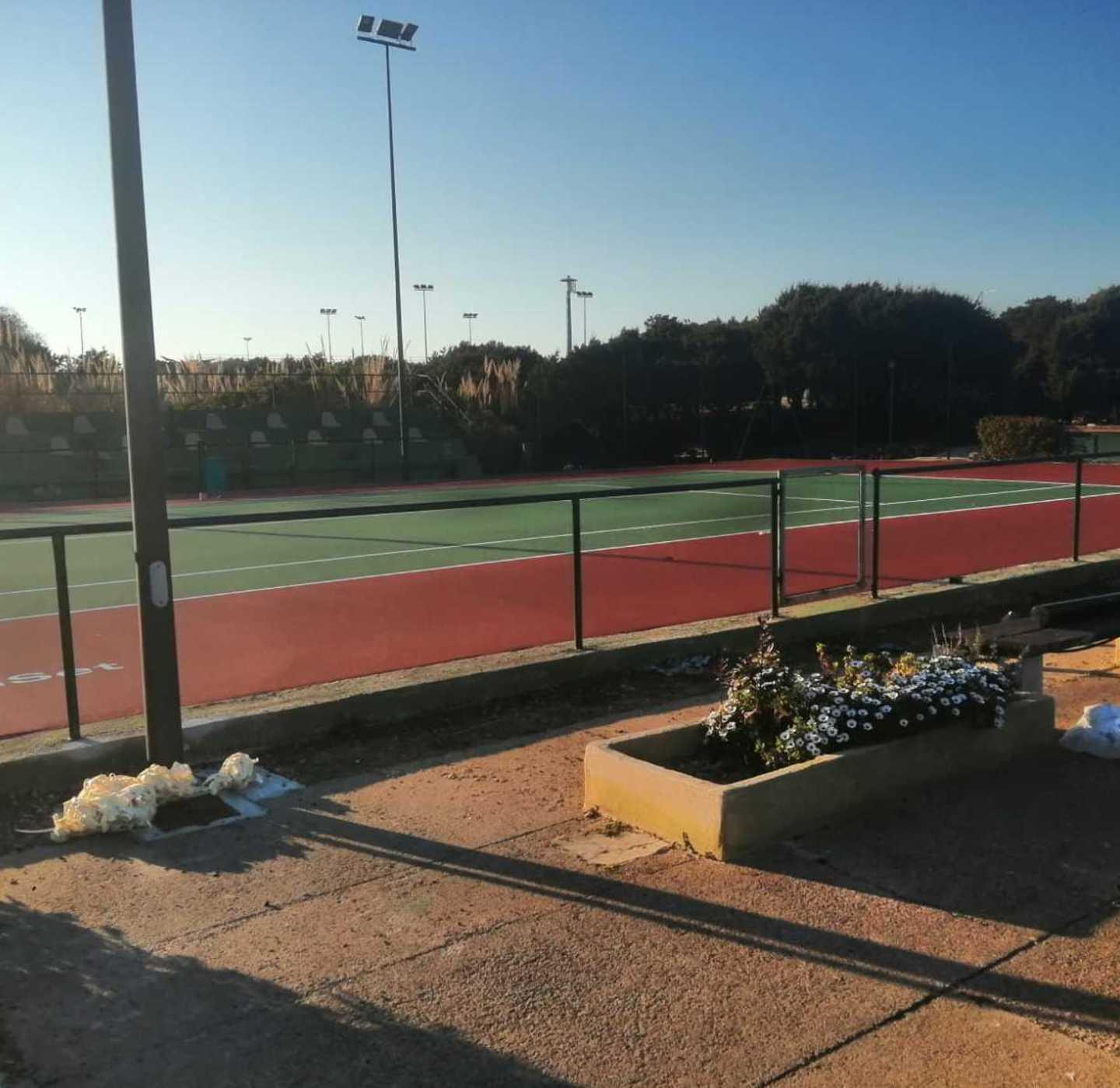 Stintino riscopre il tennis 