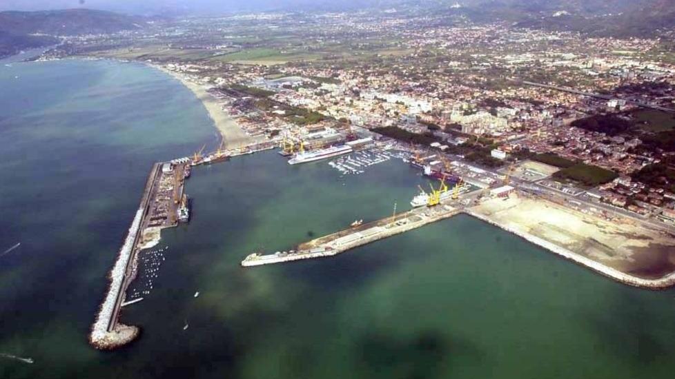 Il segretario Di Sarcina saluta lo scalo di Carrara: «Ecco come è cambiato il porto dal 2017»