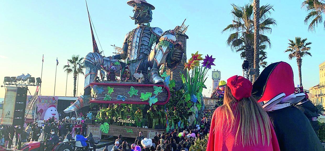 Carnevale di Viareggio, ecco i nomi dei giurati che hanno decretato i vincitori tra i carri e le mascherate 