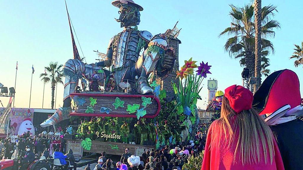 Carnevale di Viareggio, ecco i nomi dei giurati che hanno decretato i vincitori tra i carri e le mascherate