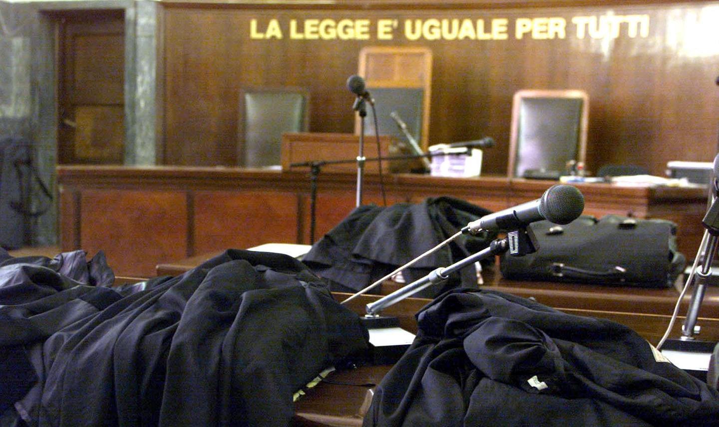 3 chili di marijuana sotto il letto: 22enne di Galtellì ai domiciliari