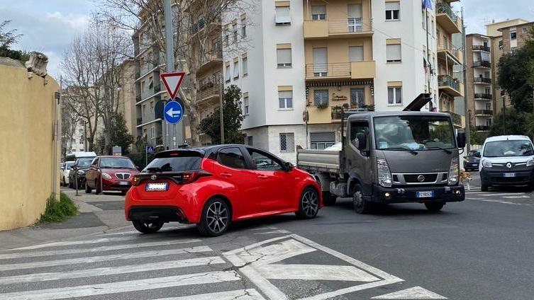 l'intersezione con Borgo San Jacopo/via delle Case Rosse