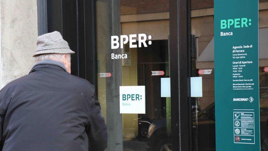 Taglio delle filiali nel Ferrarese, i sindaci protestano: «Bper penalizza i territori, ci ripensi»