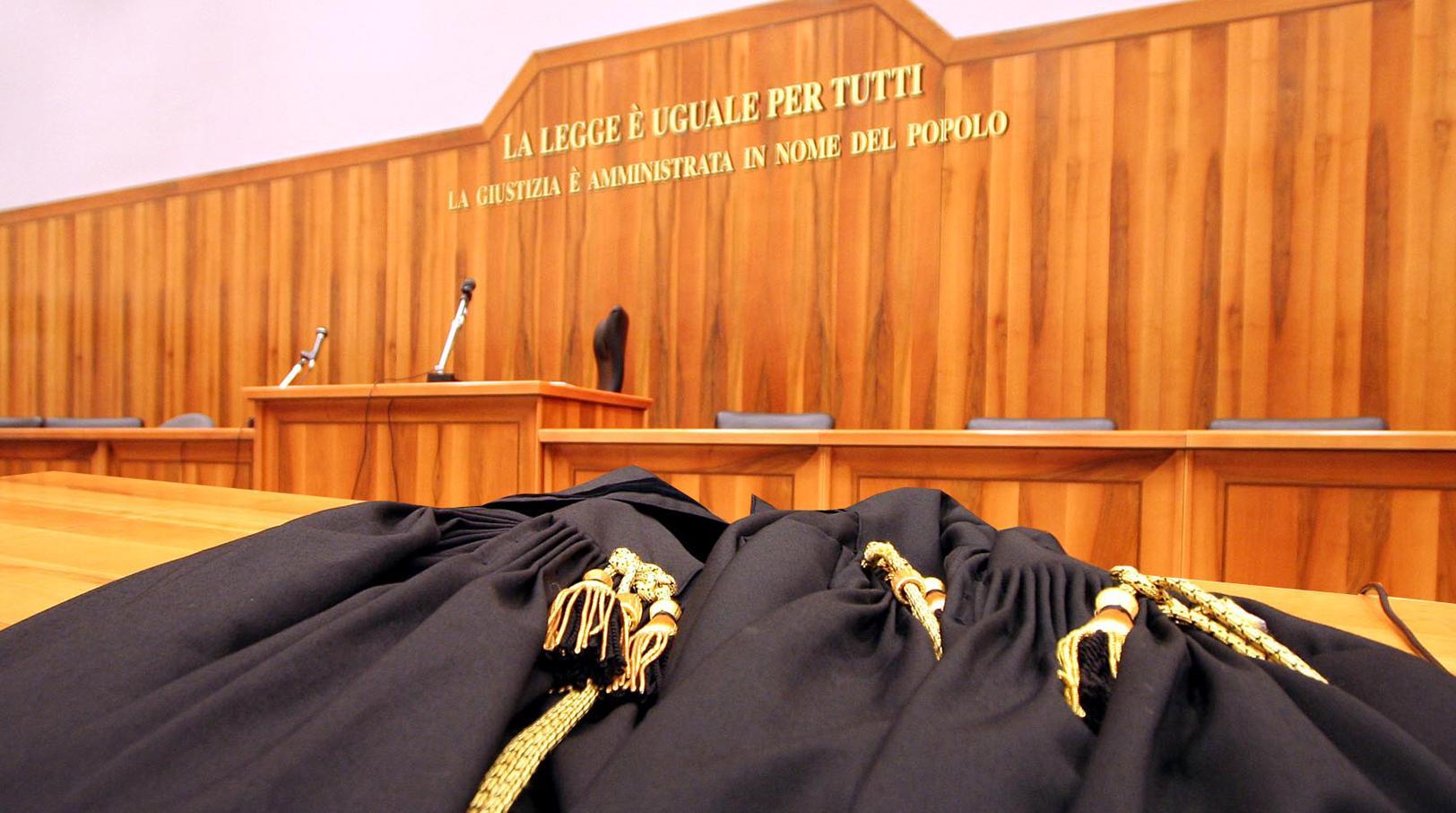 Modena. Preleva 4mila euro dal conto dell’anziano: dieci mesi alla badante 