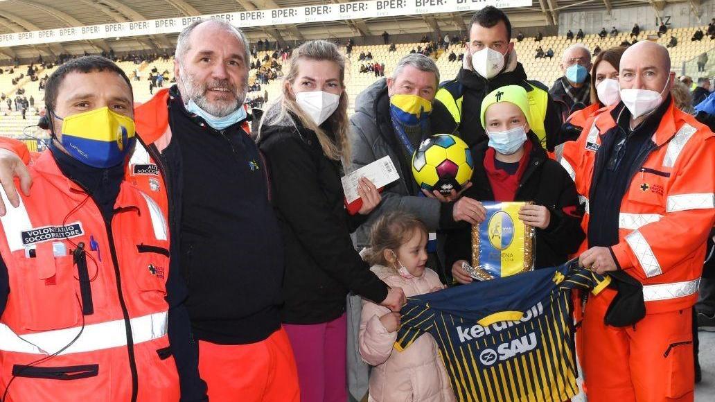 Il Modena calcio premia una famiglia ucraina