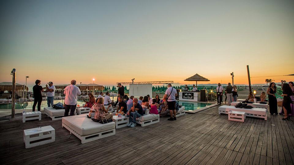 Il Beach Club di Cinquale assume 70 persone: come fare domanda
