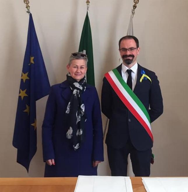 Iryna Yushenko insieme all’assessore Gabriele Bosi