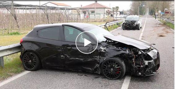 Ferrara, scontro tra due auto: paura in via Pomposa