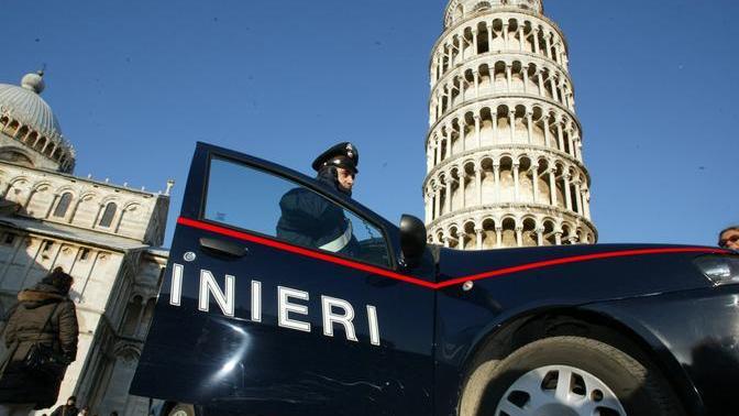 Il pilota del drone voleva registrare immagini aeree suggestive sopra alla Torre aggirando le norme, ma è finito in caserma e poi in tribunale