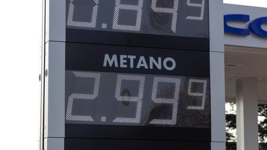 Modena, metano alle stelle, chiusi tre distributori: «Il Governo deve portare l’Iva al 5%»