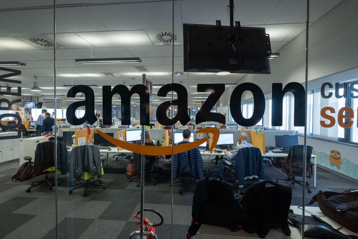 La sede Amazon di viale Monastir a Cagliari