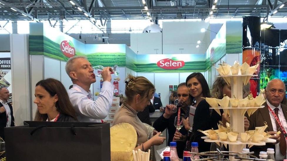 Insula venerdì presentazione a Parigi