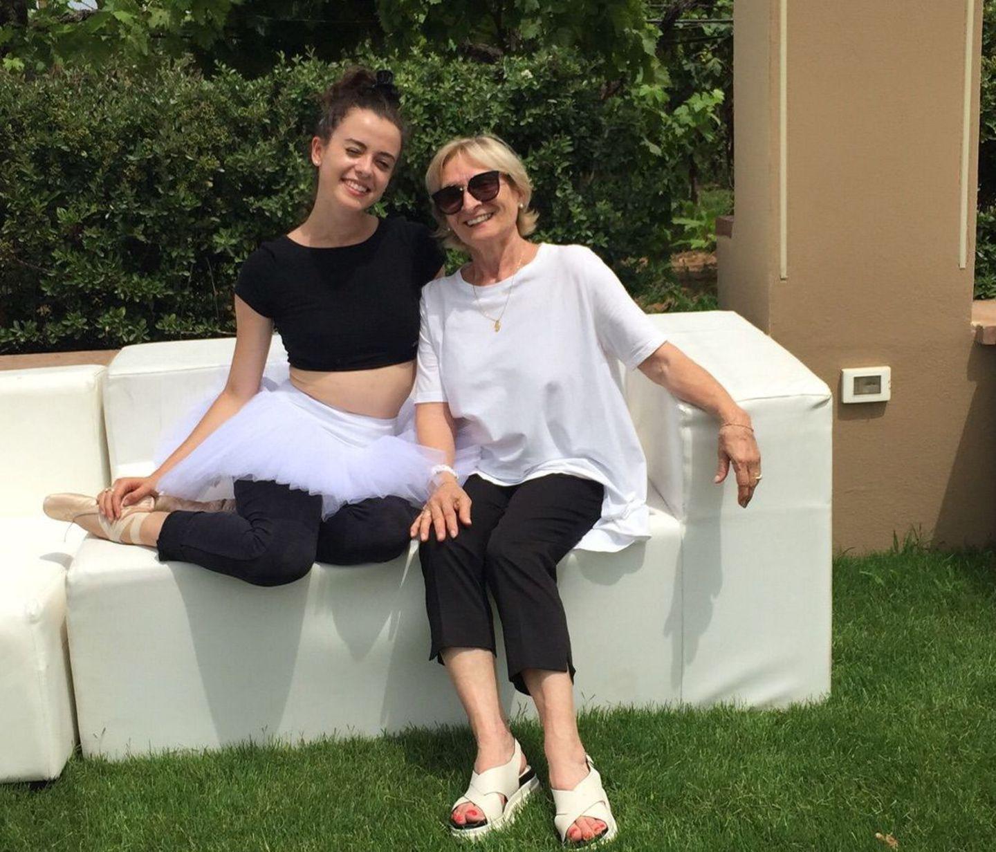 Carola con la maestra Anna Kukurba