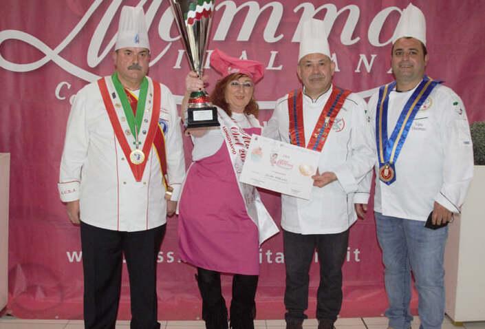 "Dina" Marino di Sassuolo trionfa a Cesena: con la torta “petalosa” è miss Mamma chef 