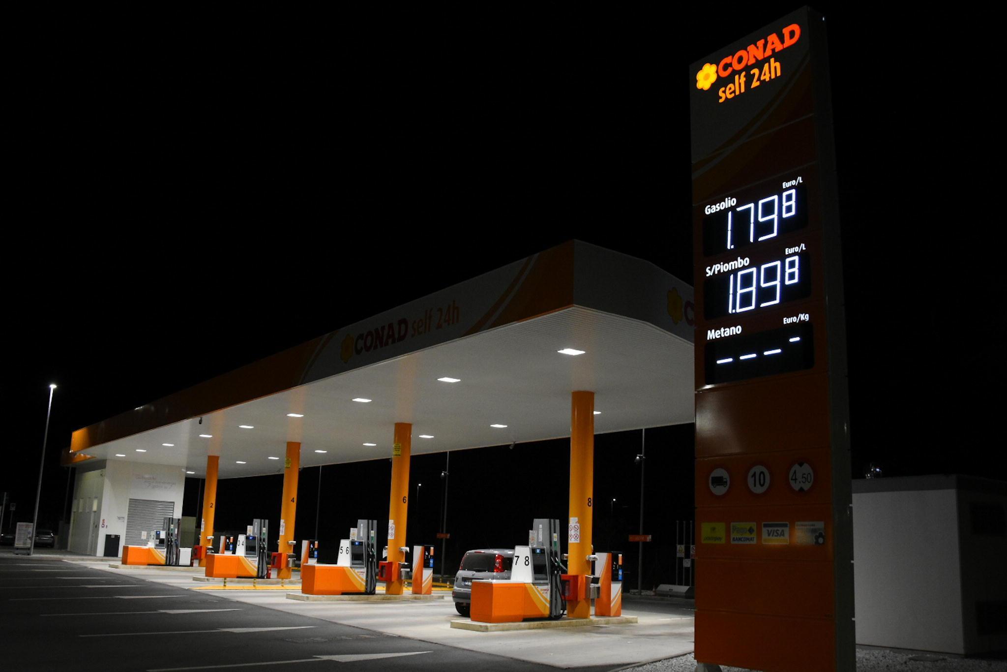Automobilisti, è a Grosseto l’Eldorado del risparmio sulla benzina. Il meccanismo alla base dei prezzi bassi