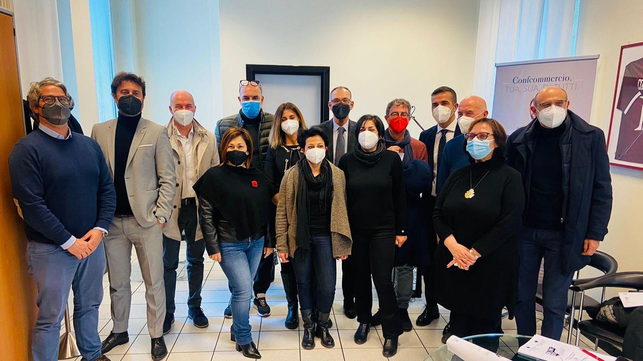 La foto di gruppo al termine della giornata di lancio del Talent Day di Confcommercio