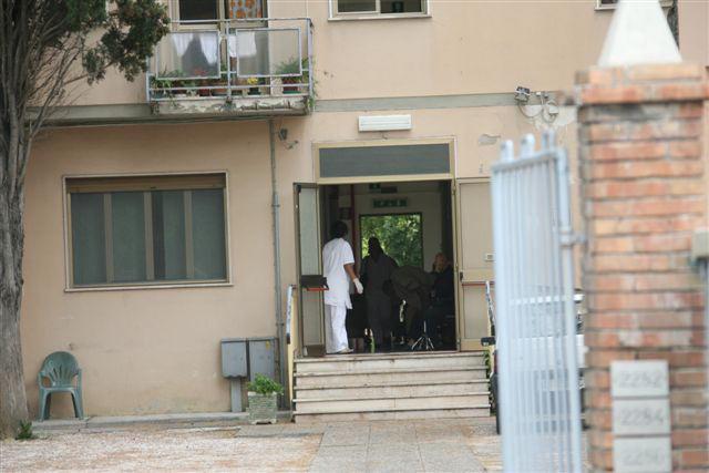 L’ingresso della casa di cura Remaggi a Cascina