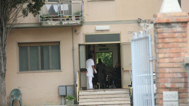 L’ingresso della casa di cura Remaggi a Cascina
